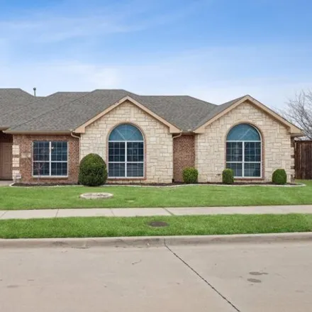 Buy this 3 bed house on 2205 Paige Ct in Carrollton, Texas