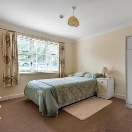 Image 5 - Osmund Court, Billingshurst, RH14 9BF, United Kingdom - Apartment for sale