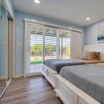 Rent this 6 bed house on Palos Verdes Estates