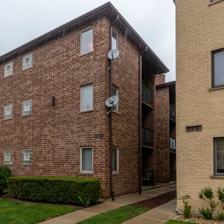 Buy this 2 bed house on 6625 North Northwest Highway in Chicago, IL 60631