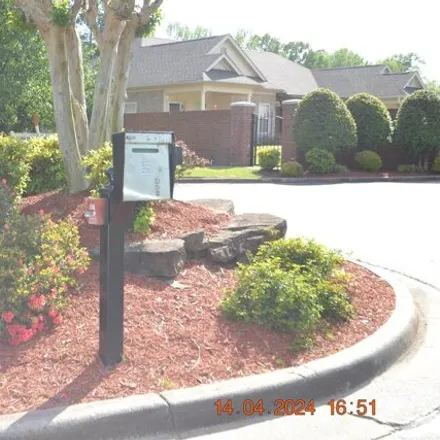 Image 3 - 2 Stagecoach Village Circle, Little Rock, AR 72210, USA - Condo for sale
