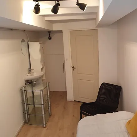 Rent this 5 bed room on Oudedijk 221B in 3061 AG Rotterdam, Netherlands