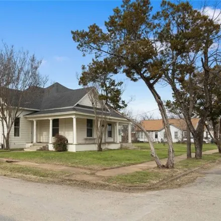 Buy this 3 bed house on 1577 Avenue D in Brownwood, TX 76801