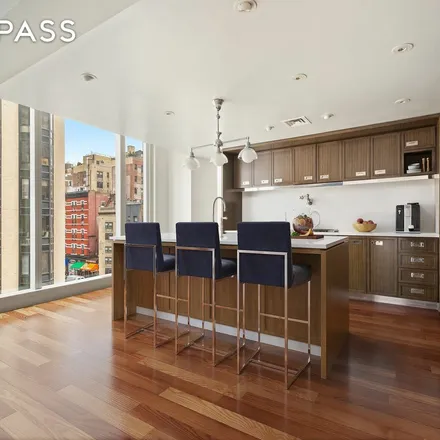 Rent this 3 bed apartment on The Lucida in East 85th Street, New York