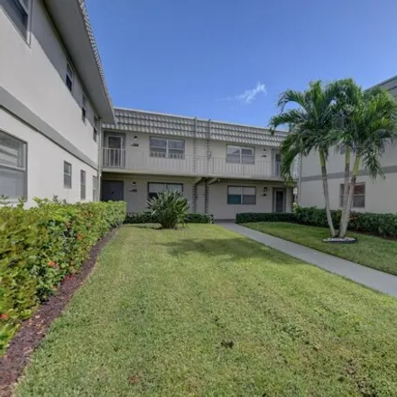 Buy this 2 bed condo on 23 Waterford Way in Palm Beach County, FL 33446