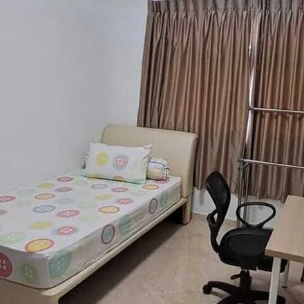 Rent this 1 bed room on Ghim Moh in 18C Holland Drive, Singapore 274018