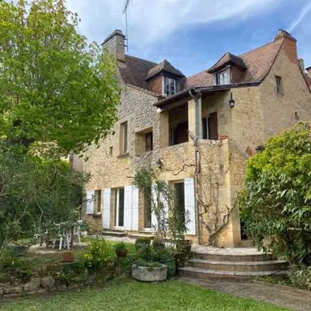Buy this 4 bed house on 93 Avenue de Selves in 24200 Sarlat-la-Canéda, France