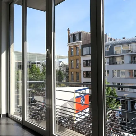 Rent this 1 bed apartment on Henri Van Heurckstraat 10-18 in 2000 Antwerp, Belgium