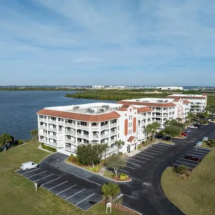 Buy this 3 bed condo on Country Inn & Suites in 9009 Astronaut Boulevard, Cape Canaveral