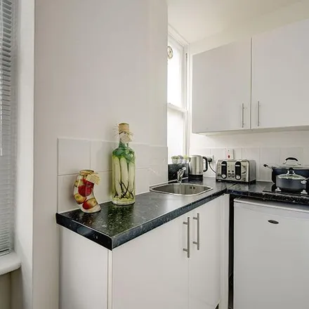 Image 5 - 22 Hill Street, London, W1J 5LX, United Kingdom - Apartment for rent