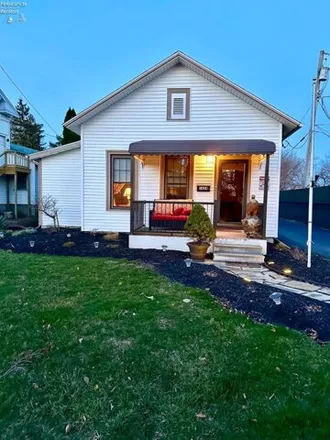 Buy this 3 bed house on 1672 Columbus Avenue in Sandusky, OH 44870