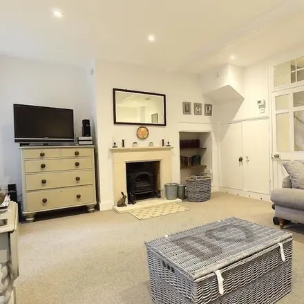 Image 2 - Chipping Norton, OX7 5LL, United Kingdom - Townhouse for rent