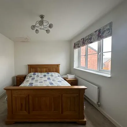 Image 7 - Red Kite Road, Barnsley, S75 1FB, United Kingdom - House for sale