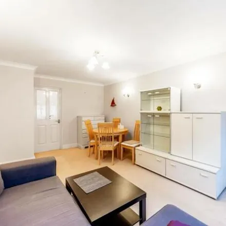 Image 4 - Claremont House, Worcester Road, London, SM2 6GE, United Kingdom - Apartment for rent