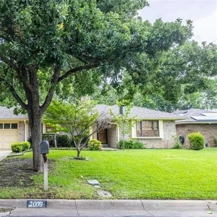 Buy this 3 bed house on 2055 Deer Path Drive in Arlington, TX 76012