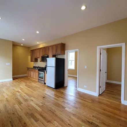 Rent this 3 bed apartment on 716 South Aberdeen Street in Chicago, IL 60607