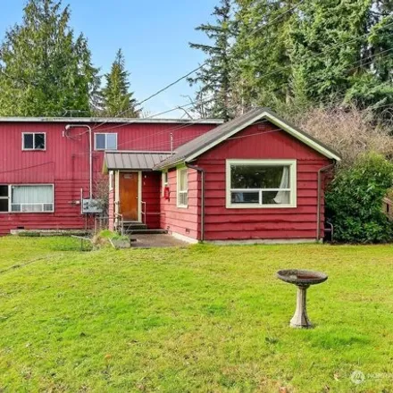 Buy this studio house on 900 Westminster Circle in Everett, WA 98203