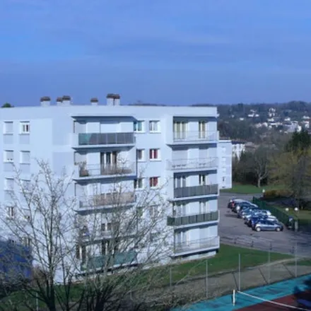 Rent this 3 bed apartment on D 674 in 88300 Neufchâteau, France