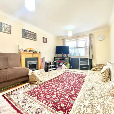 Rent this 1 bed apartment on unnamed road in Slough, SL1 3GQ