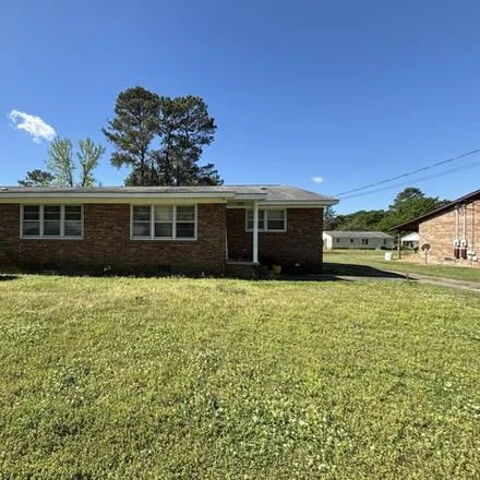 Buy this 4 bed house on 184 Heath Street in Clinton, NC 28328