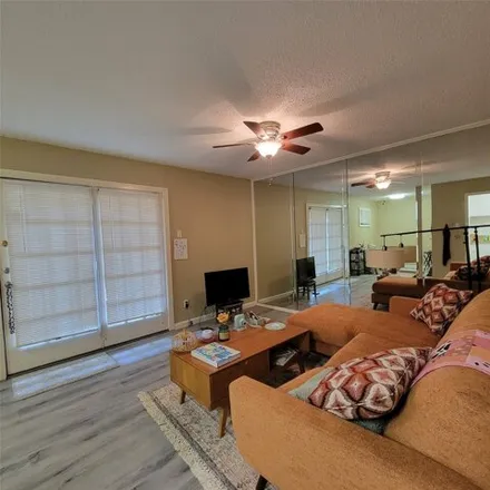 Image 9 - 1801 Cortlandt St Apt 6, Houston, Texas, 77008 - Apartment for rent