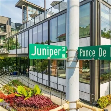 Image 8 - 631 Juniper Street Northeast, Atlanta, GA 30308, USA - Apartment for rent