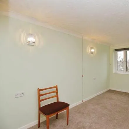 Image 4 - Old Lode Lane, Metropolitan Borough of Solihull, B92 8JF, United Kingdom - Apartment for sale