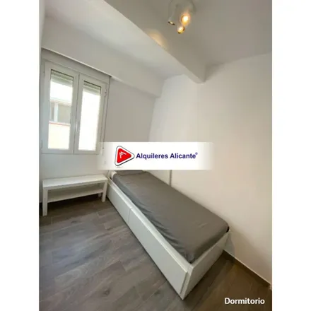 Rent this 3 bed apartment on CIPS Centro de Información y Prevención del SIDA in Avinguda d'Alcoi / Avenida de Alcoy, 03004 Alicante