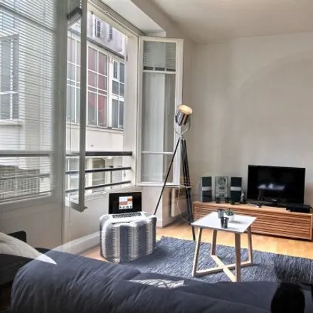 Image 5 - 19 Rue Lauriston, 75116 Paris, France - Apartment for rent