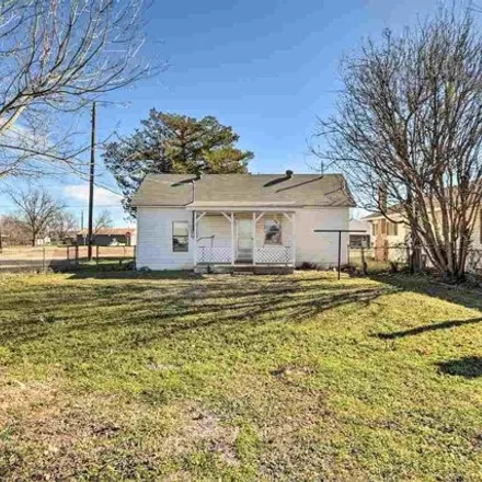 Image 8 - 124 West Wabash Avenue, Electra, TX 76360, USA - House for sale