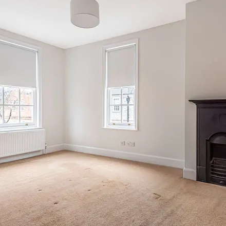 Rent this 3 bed duplex on The Crescent in 2 Brookmill Road, London