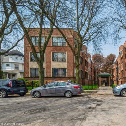 Rent this 2 bed condo on 6100-6108 South Dorchester Avenue in Chicago, IL 60637
