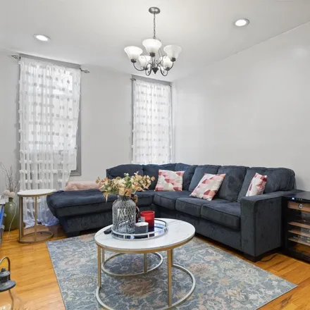 Image 4 - 1115 Jefferson Avenue, New York, NY 11221, USA - Townhouse for sale