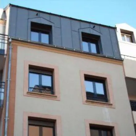 Rent this 3 bed apartment on 28 Avenue du 18ème Régiment d'Infanterie in 64000 Pau, France
