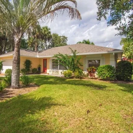 Rent this 2 bed house on 564 Broadway in Vero Beach, FL 32960