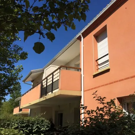 Rent this 2 bed apartment on 8 Place de la Libération in 47300 Villeneuve-sur-Lot, France