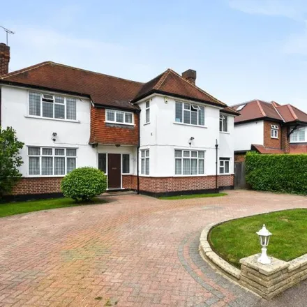 Rent this 5 bed house on Bourne End Road in Batchworth Heath, HA6 3BP