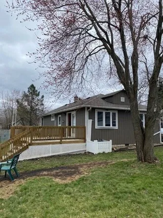 Rent this 3 bed house on 25371 North Bergen Street in Long Lake, Lake County