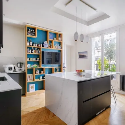 Rent this 6 bed apartment on 81 Rue de Rome in 75017 Paris, France