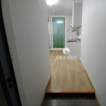 Rent this 2 bed apartment on 서울특별시 강남구 역삼동 756-7