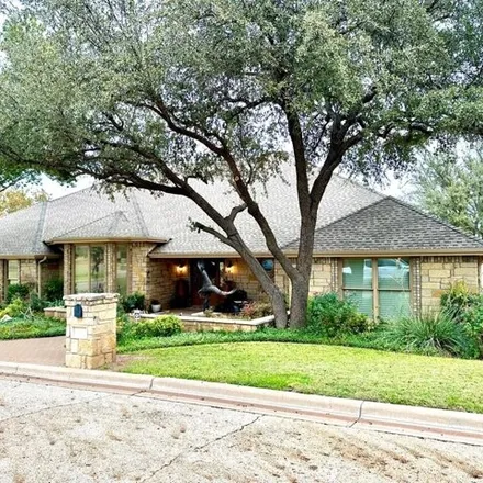 Buy this 4 bed house on 14 Fairway Drive in Sweetwater, TX 79556
