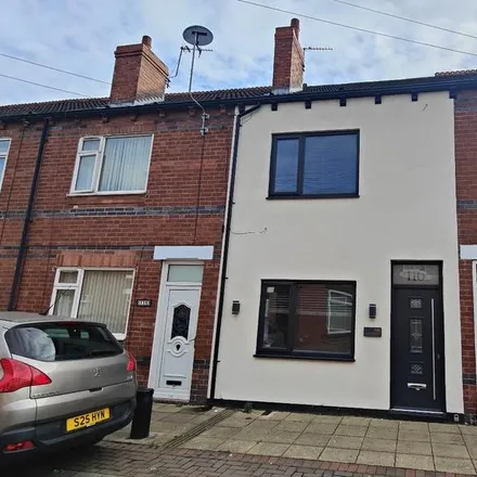 Rent this 3 bed townhouse on 100 Hugh Street in Castleford, WF10 4DT