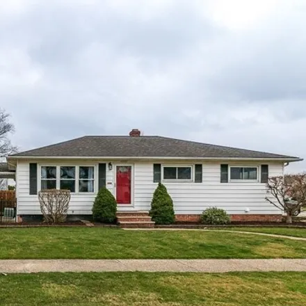 Buy this 3 bed house on 31766 James Street in Willowick, OH 44095