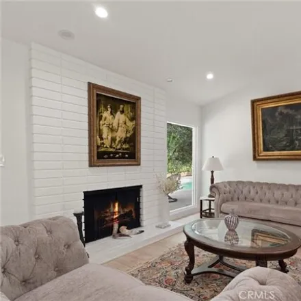 Image 4 - 5410 Blanco Avenue, Los Angeles, CA 91367, USA - House for sale