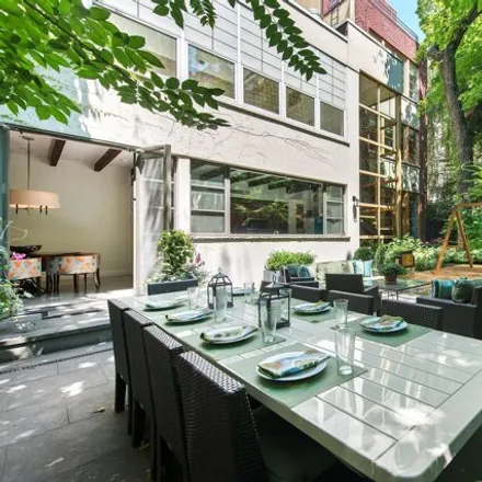 Image 5 - 156 East 83rd Street, New York, NY 10028, USA - Townhouse for sale