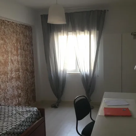 Image 2 - unnamed road, 2825-049 Almada, Portugal - Room for rent