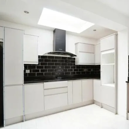 Image 5 - Cornell Way, London, RM5 2HN, United Kingdom - House for sale