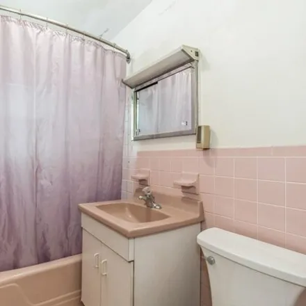 Image 5 - 8860 Columbia Avenue, Hudson Heights, North Bergen, NJ 07047, USA - House for sale