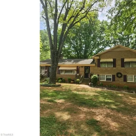 Buy this studio house on 4958 Lakeview Road in Charlotte, NC 28216