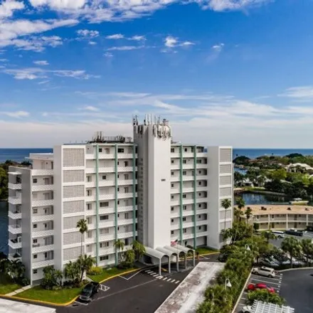 Buy this 4 bed condo on Brightwaters Towers in Snell Isle Boulevard Northeast, Saint Petersburg